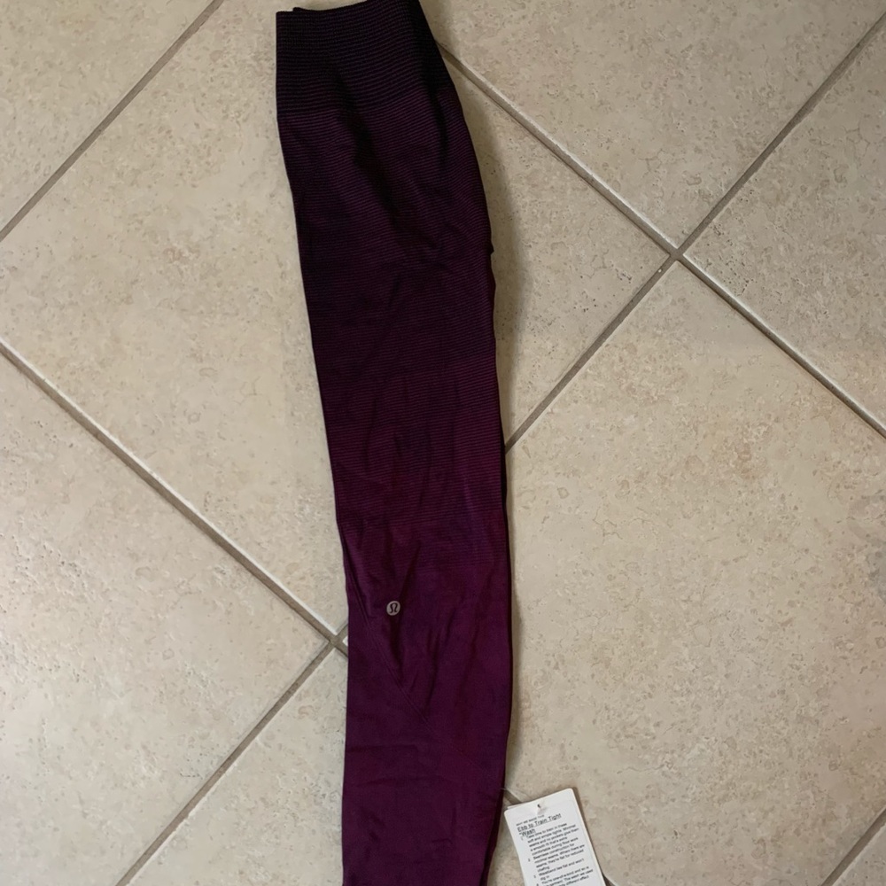 Lulu lemon Eb to train leggings